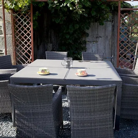 La Petite Chesnee Sacey