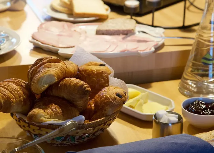 La Petite Chesnee Sacey